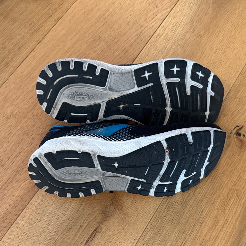 Brooks Adrenaline - Black and Blue Running Shoes - Picture 5 of 7